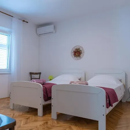 Sidus Maris, Spacious Seaside With Free Parking דירה Martinšćica