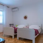 Sidus Maris, Spacious Seaside With Free Parking شقة Martinšćica