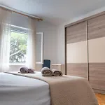 Sidus Maris, Spacious Seaside With Free Parking Martinšćica