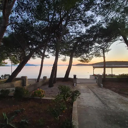 Sidus Maris, Spacious Seaside With Free Parking * Martinscica (Cres)