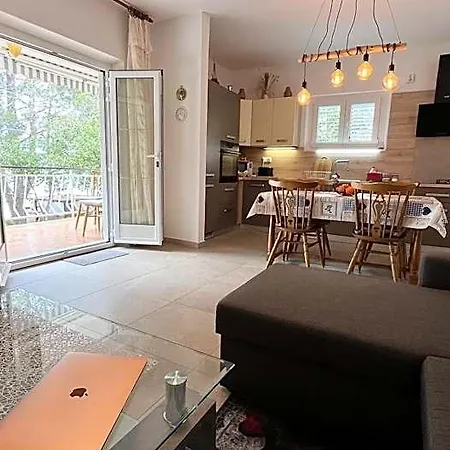 דירה Sidus Maris, Spacious Seaside With Free Parking Martinšćica