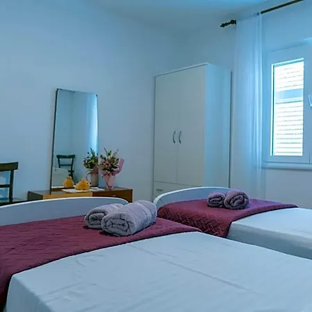 Sidus Maris, Spacious Seaside With Free Parking דירה Martinšćica